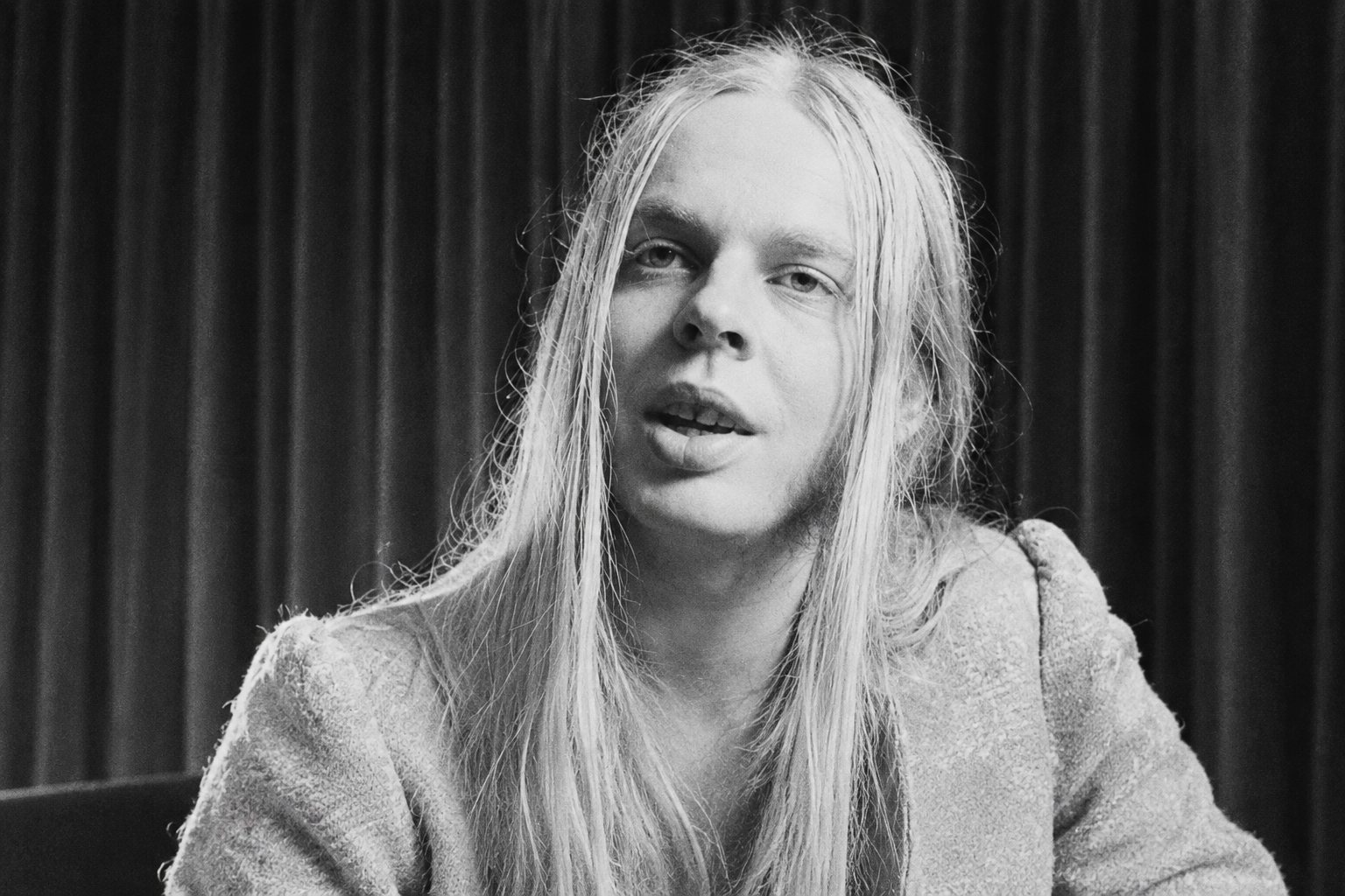Rick Wakeman at keyboards in 1974
